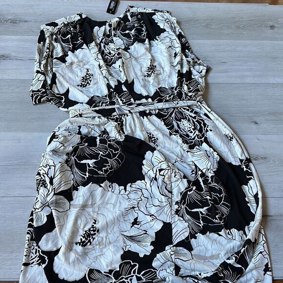 WhiteHouseBlackMarket Button-Front Midi Wrap Dress Blk/Wht/Tan M NWT - Picture 6 of 6